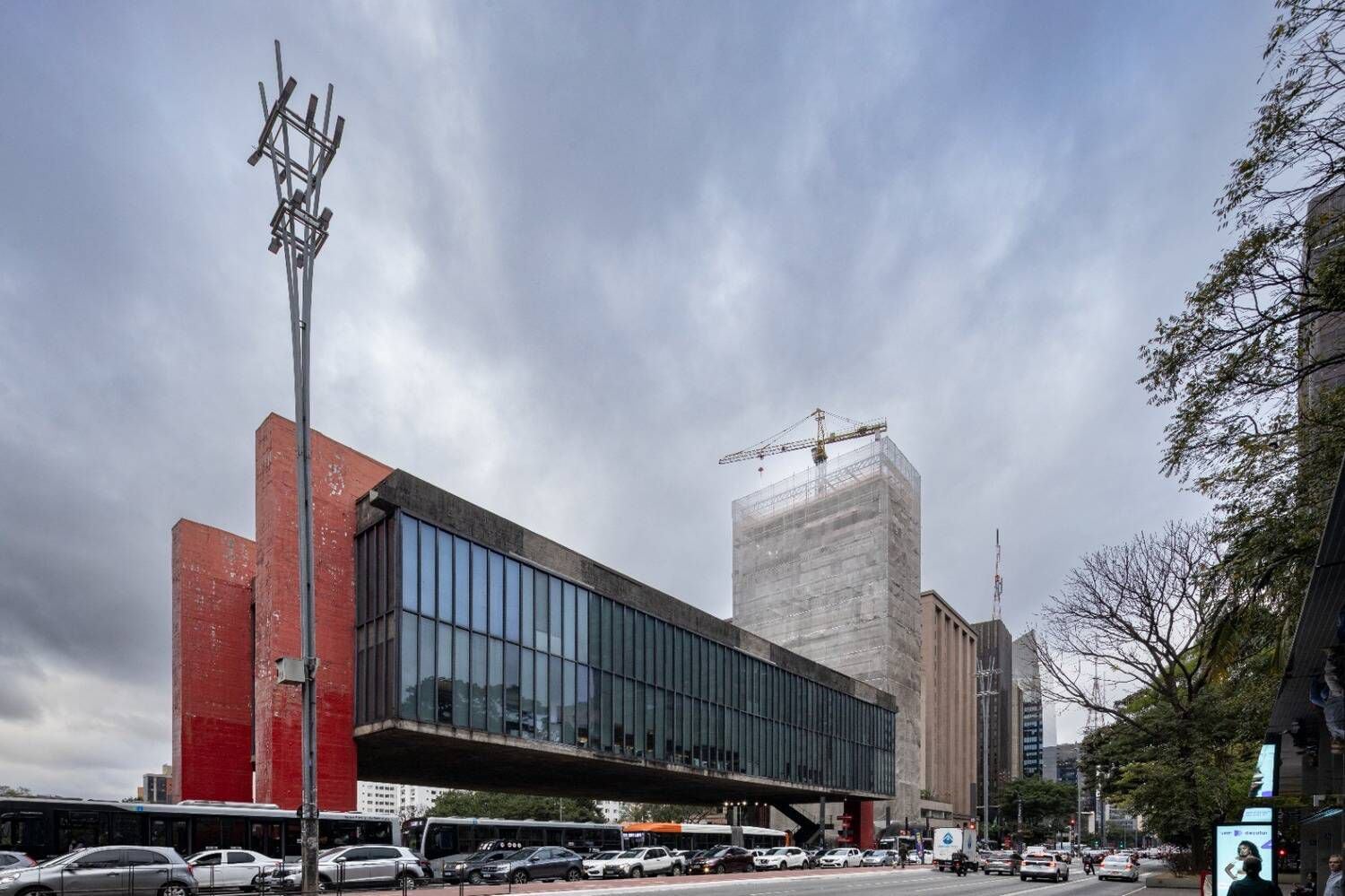 Robin was DIABOLICAL for letting those knees fly like that #teentitans  #foru #robin #cartoonnetwork #cartoons, image size:1500x999